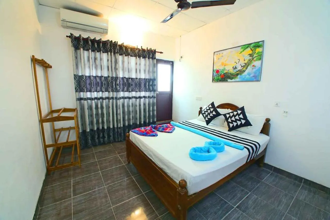 Yoho R K Tourist Villa Negombo 3*,