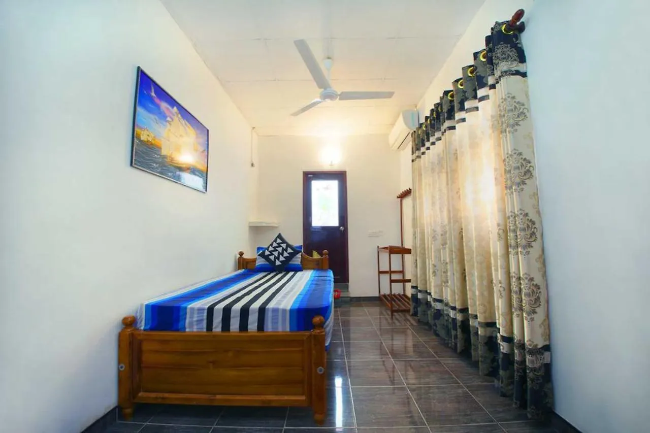 Yoho R K Tourist Villa Negombo